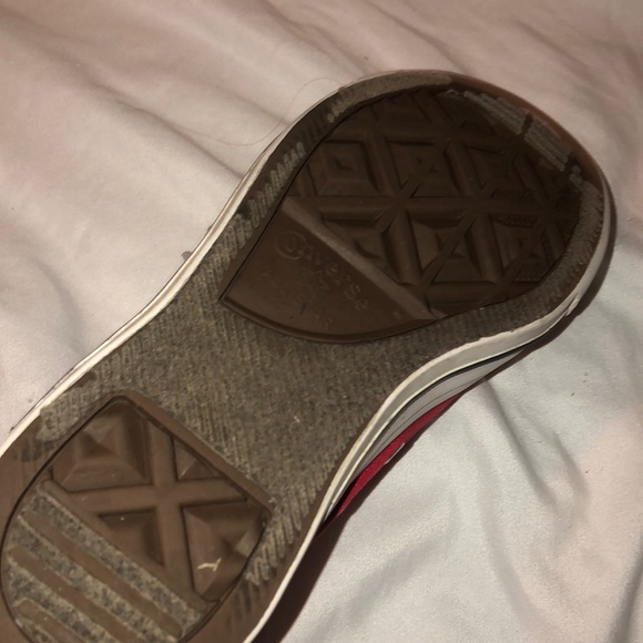 Red converse - Picture 3 of 3